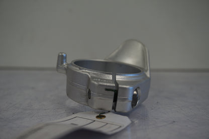 Höger sida på Styre från en BMW S 1000 RR -2010 motorcykel.