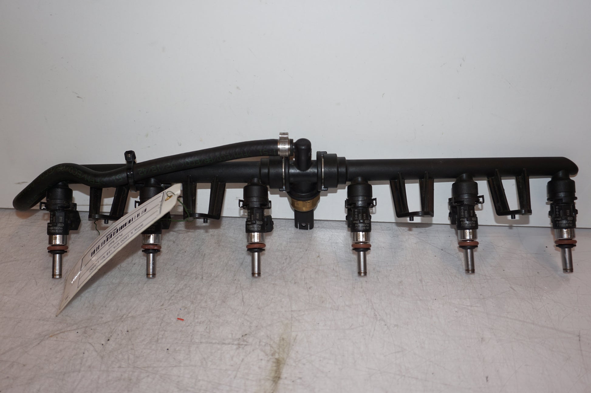 Höger sida på Fuel Rail från en BMW K 1600 -2018 motorcykel.