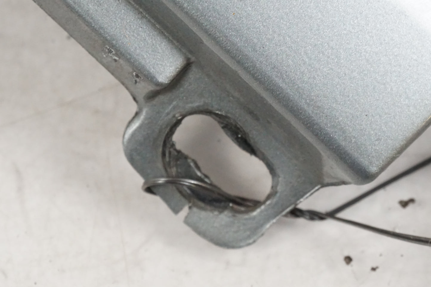 Capuchon de réservoir à essence