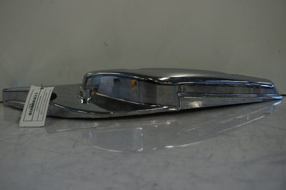 Vänster sida på Bakskärmstag från en Suzuki M 1800 -2007 motorcykel.