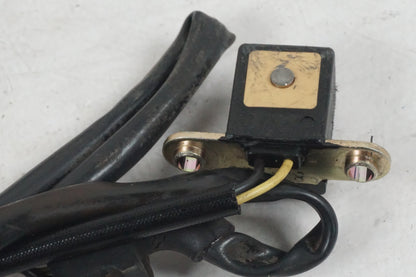 Snett uppifrån på Tändpickup från en Kawasaki VN 800 -1999 motorcykel.