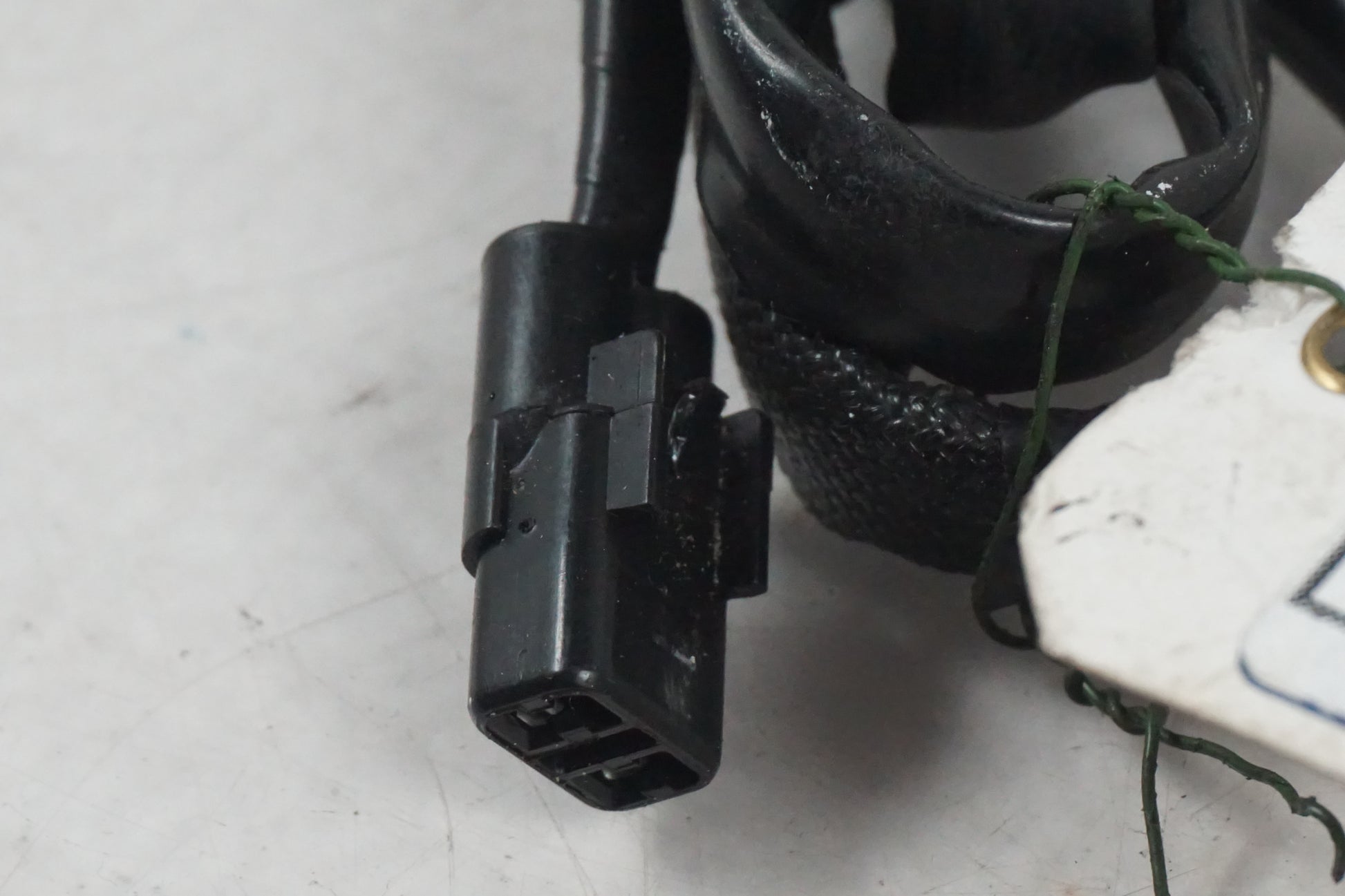 Baksidan på Tändpickup från en Kawasaki Z 900 -2017 motorcykel.