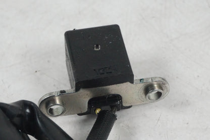 Höger sida på Tändpickup från en Kawasaki Z 900 -2017 motorcykel.