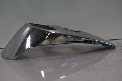 Höger sida på Instrumentkonsoll från en Suzuki M 1800 -2007 motorcykel.