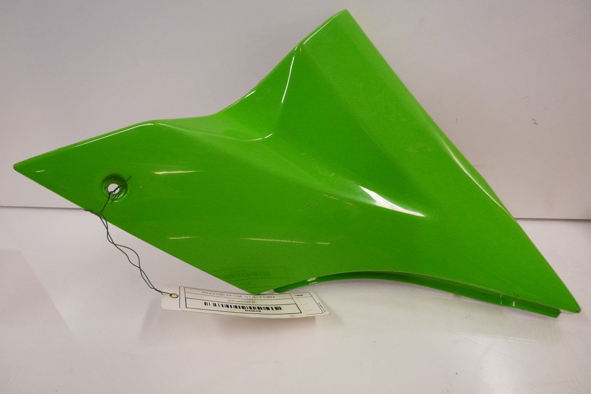 Framsidan på Sidopanel från en Kawasaki ZX-10R -2007 motorcykel.