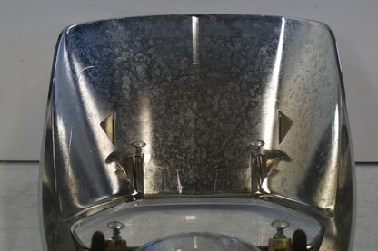 Snett nerifrån på Instrumentkonsoll från en Suzuki M 1800 -2007 motorcykel.