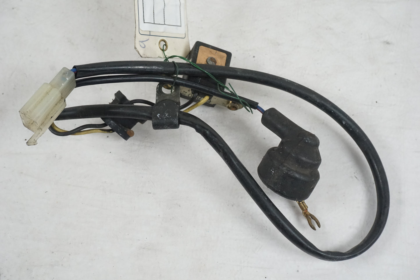 Framsidan på Tändpickup från en Kawasaki ZX-9R -1997 motorcykel.