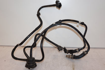 Baksidan på Bensinledning från en BMW R 1200 RT -2011 motorcykel.