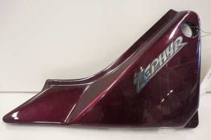 Framsidan på Sidopanel från en Kawasaki Zephyr 550 -1995 motorcykel.