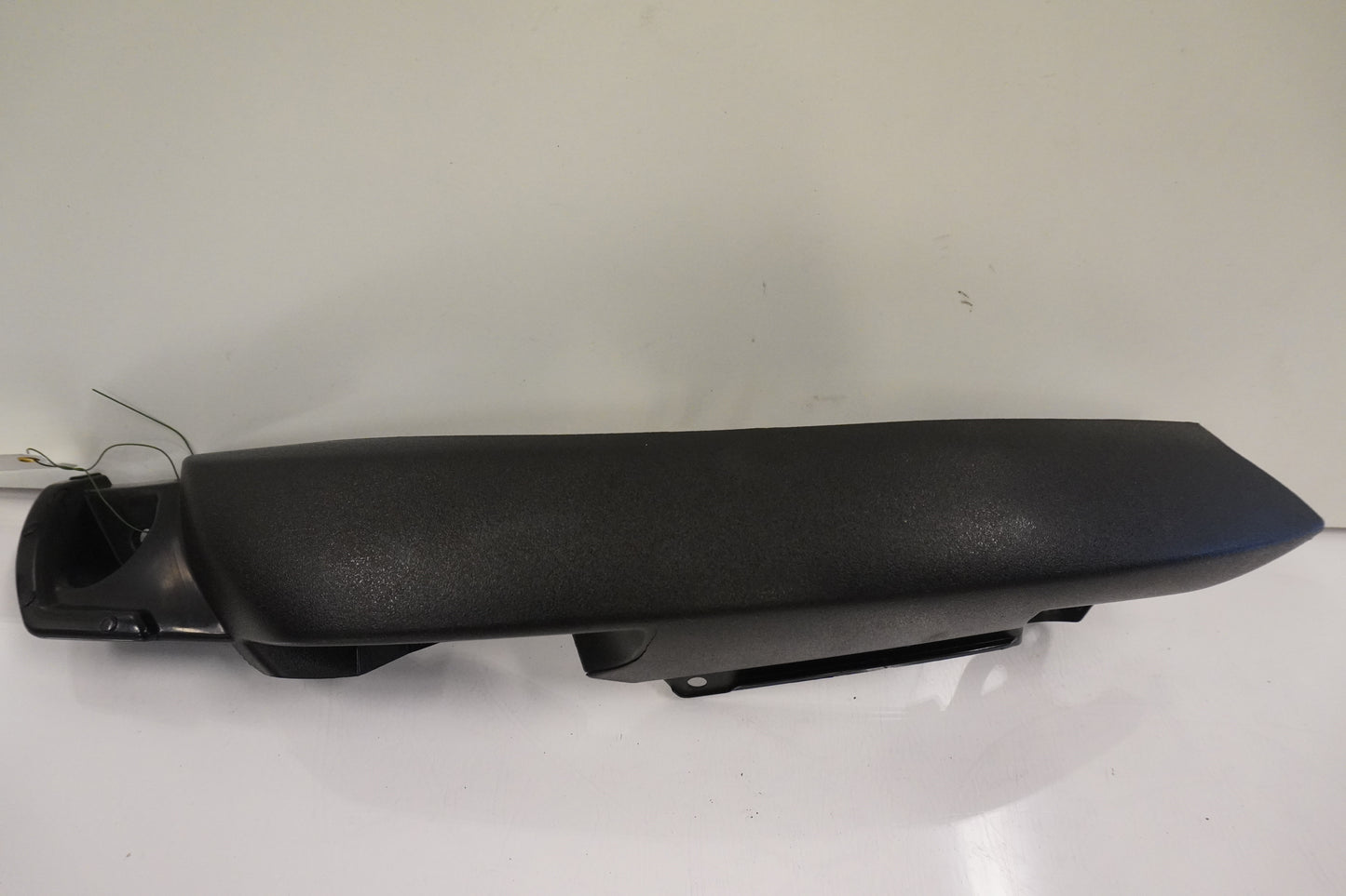 Framsidan på Bakvinge från en Kawasaki Versys 650 -2009 motorcykel.