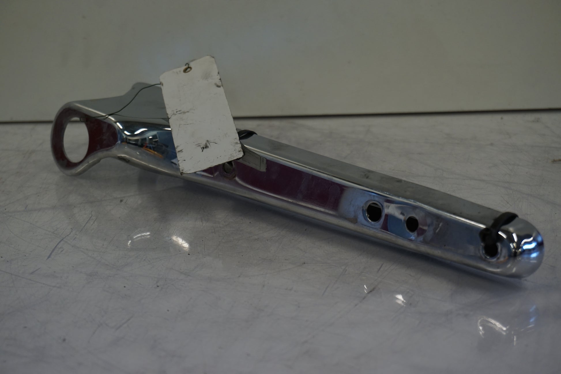 Framsidan på Bakskärmstag från en H-D Sportster 883 XL -1997 motorcykel.