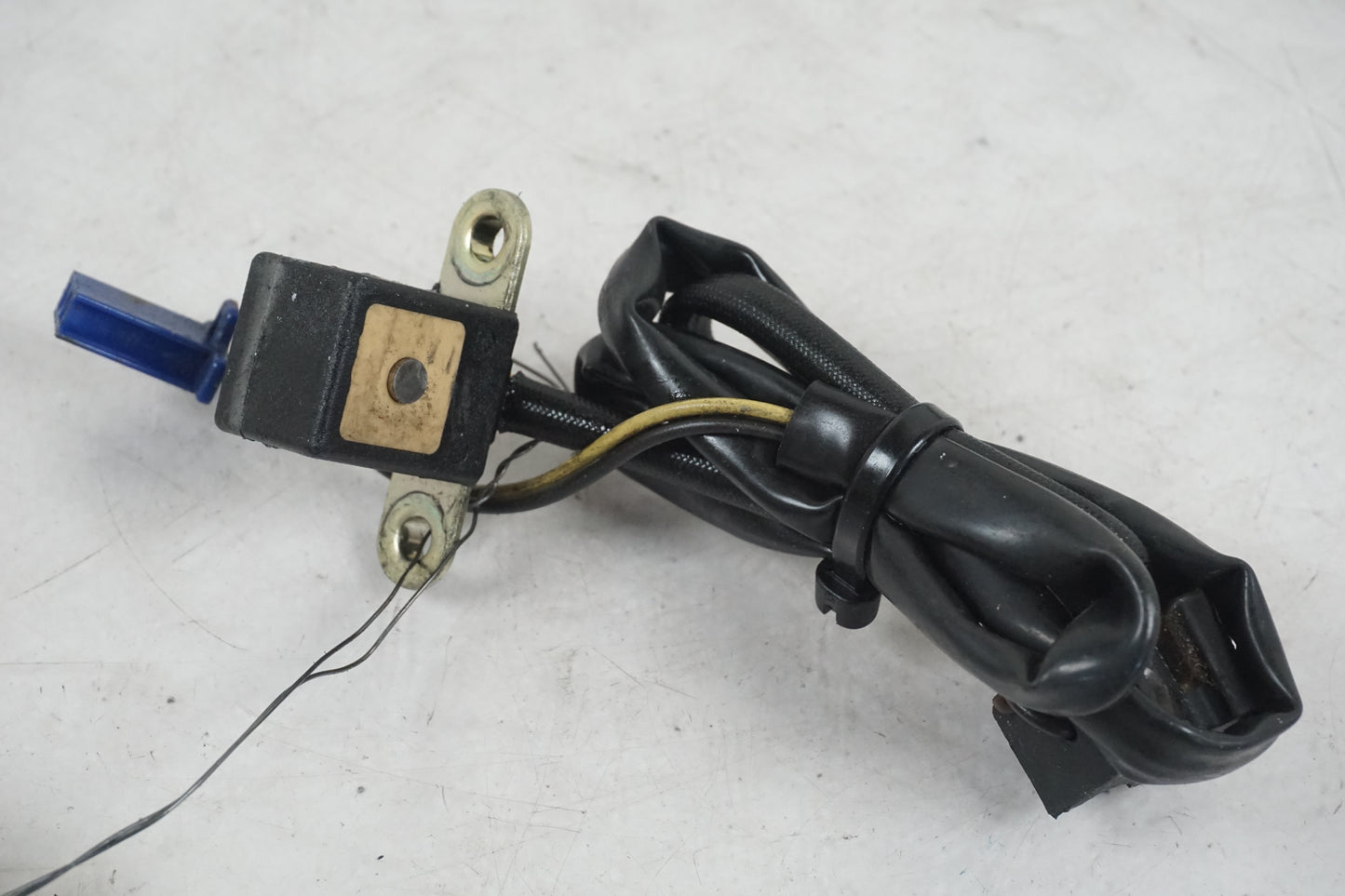 Höger sida på Tändpickup från en Kawasaki VN 800 -1999 motorcykel.