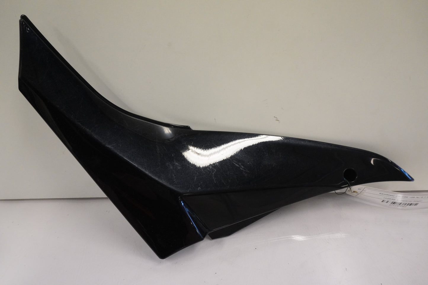 Framsidan på Sidopanel från en Kawasaki ZX-10R -2008 motorcykel.