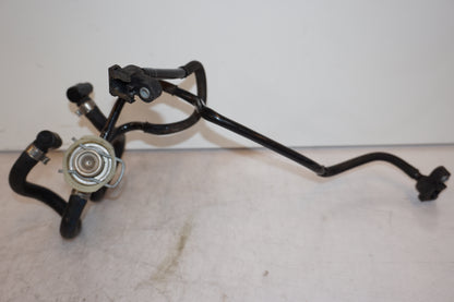 Höger sida på Bensinledning från en BMW R 1200 R -2007 motorcykel.