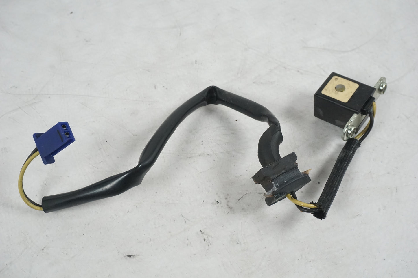 Höger sida på Tändpickup från en Kawasaki VN 900 -2008 motorcykel.