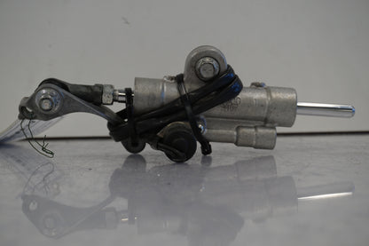 Vänster sida på Styrdämpare från en Yamaha YZF 1000 R1 -2009 motorcykel.