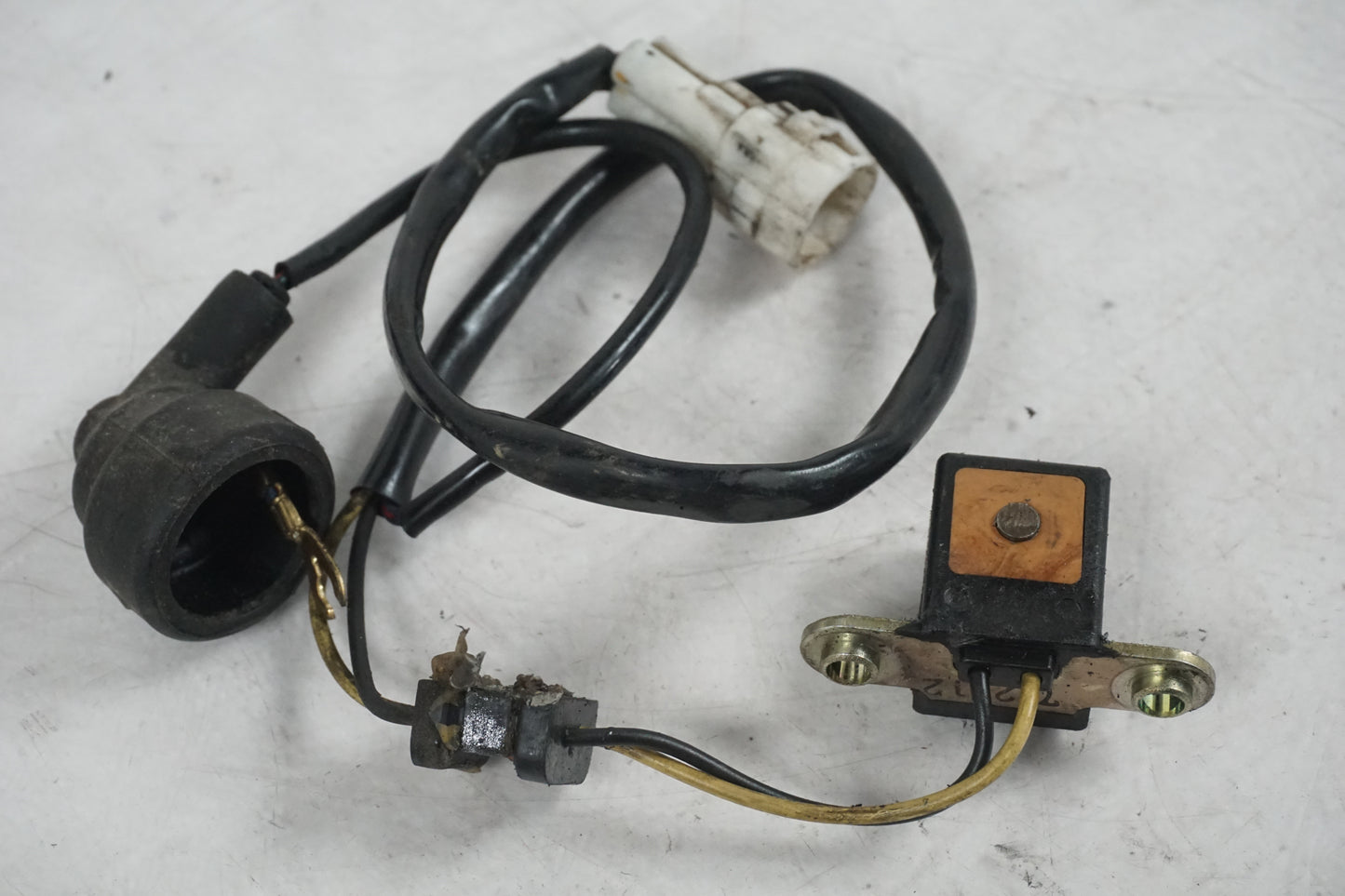 Snett uppifrån på Tändpickup från en Kawasaki ZX-9R -1998 motorcykel.