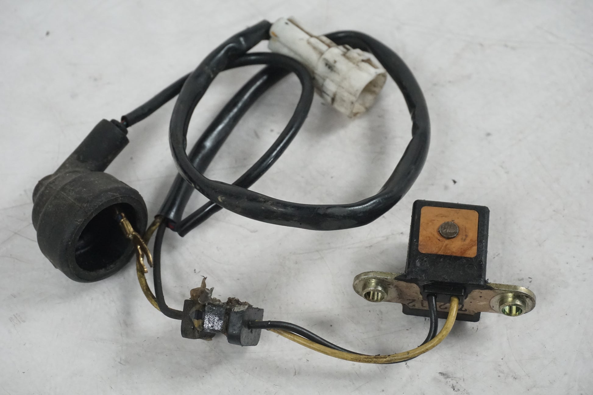 Snett uppifrån på Tändpickup från en Kawasaki ZX-9R -1998 motorcykel.