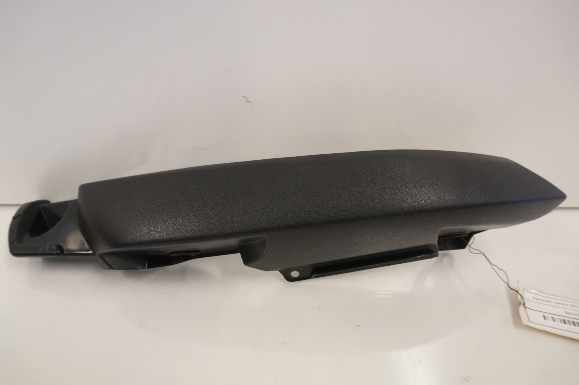 Framsidan på Bakvinge från en Kawasaki Versys 650 -2007 motorcykel.