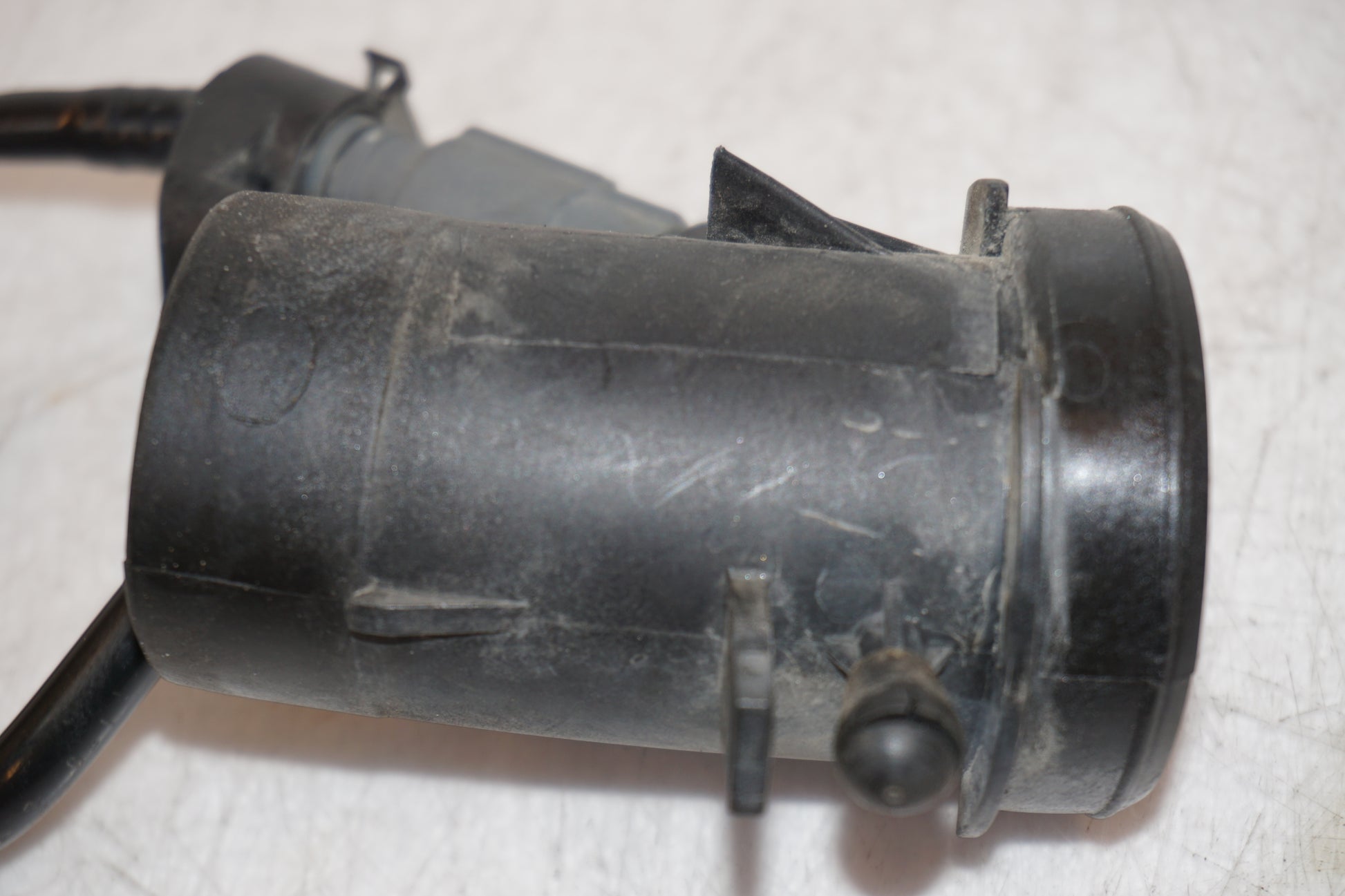 Snett nerifrån på Spridare från en BMW R 1200 C -2002 motorcykel.