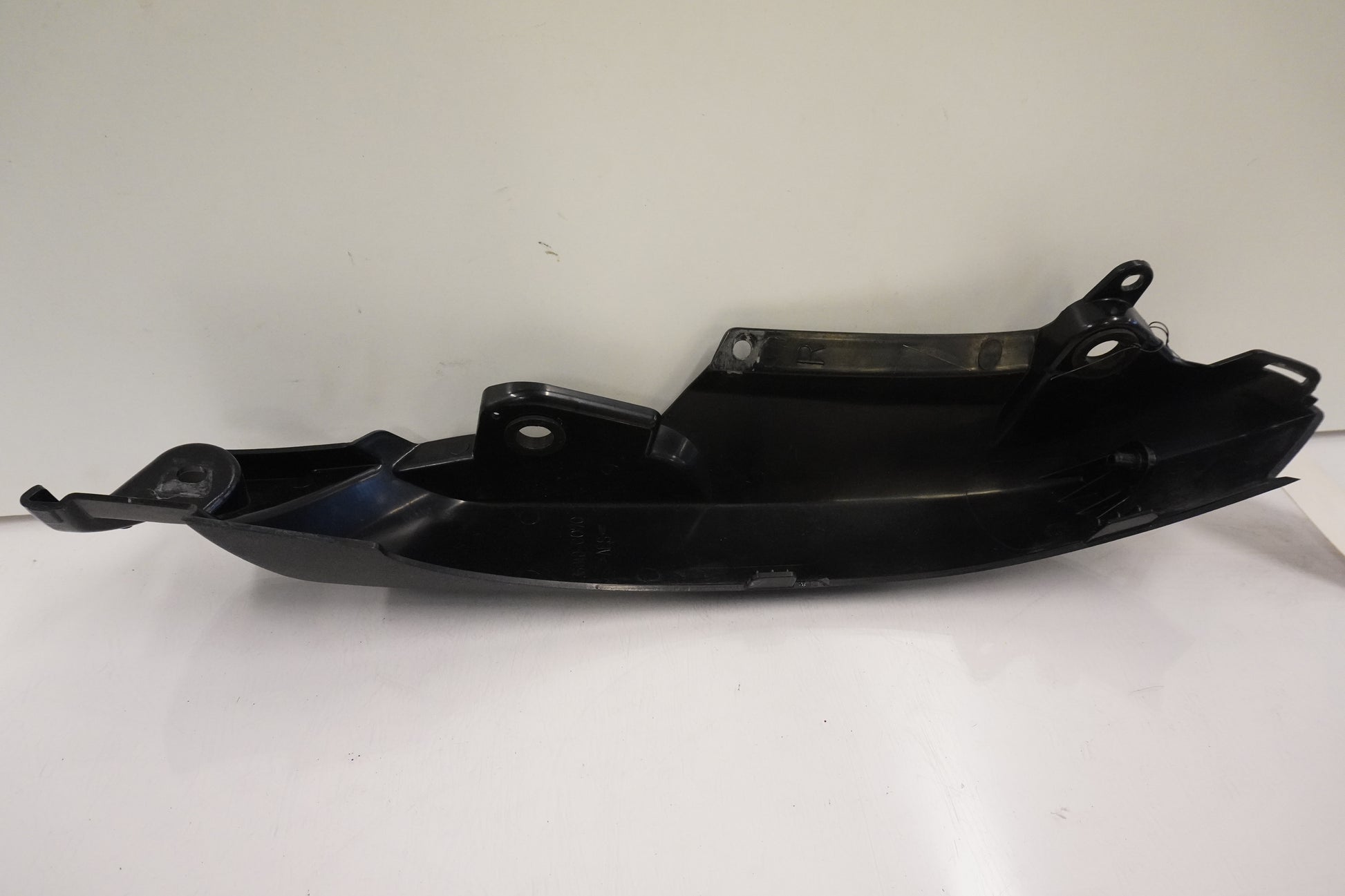 Höger sida på Bakvinge från en Kawasaki Versys 650 -2007 motorcykel.