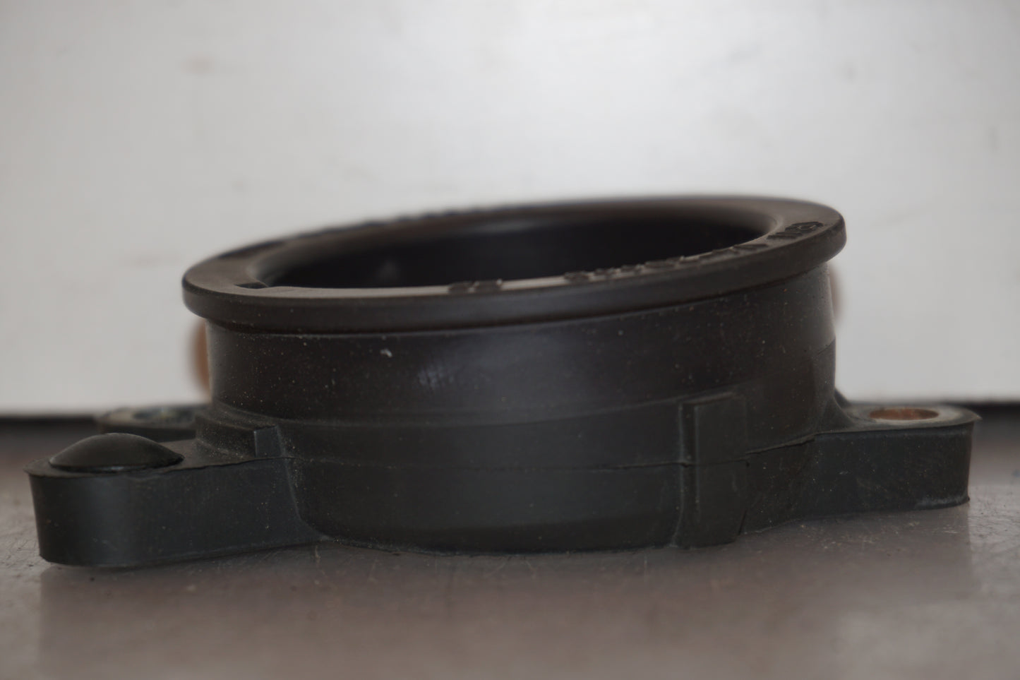 Baksidan på Insug från en BMW R 1100 S -2003 motorcykel.