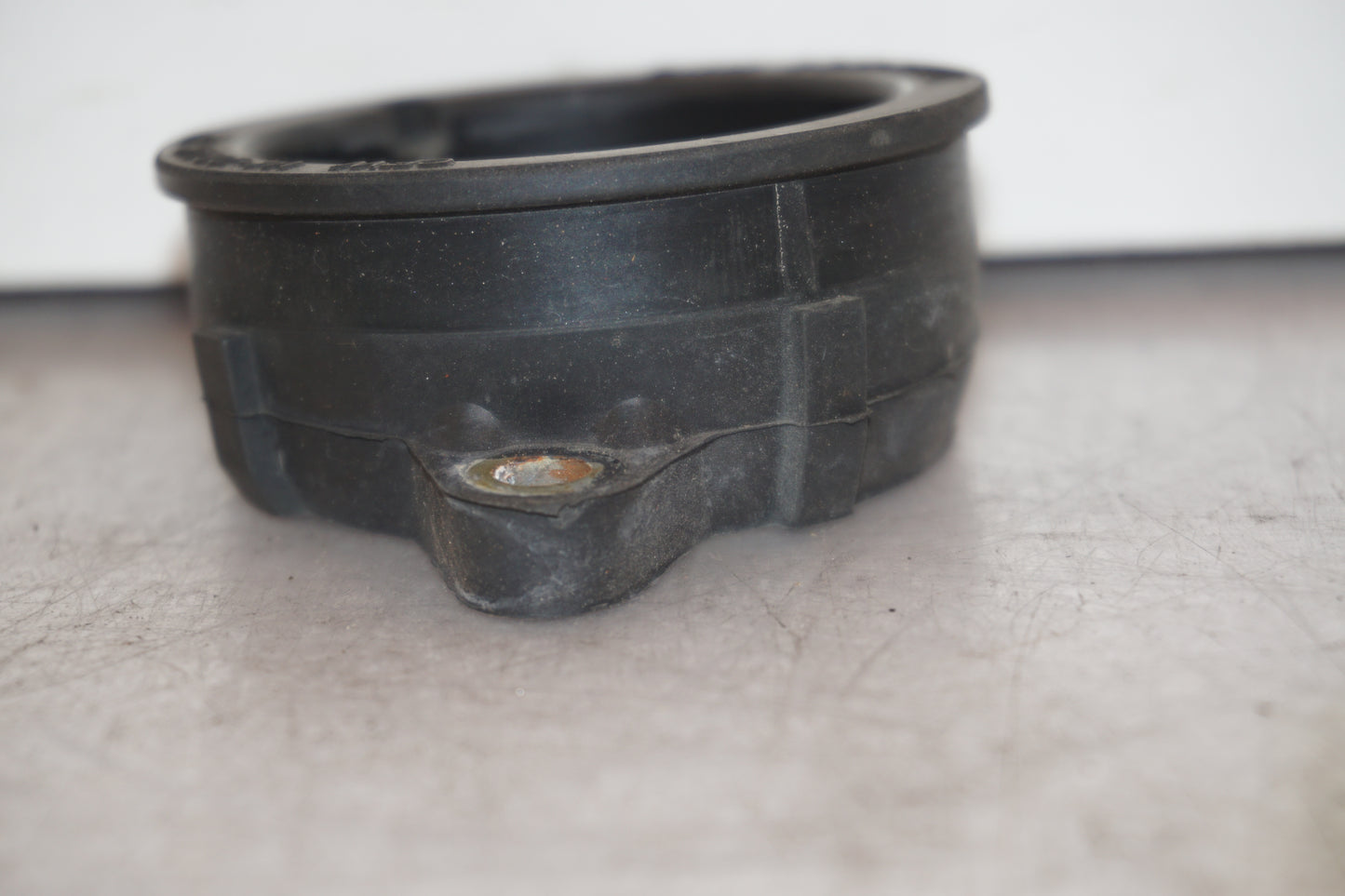 Snett uppifrån på Insug från en BMW R 1100 S -2003 motorcykel.