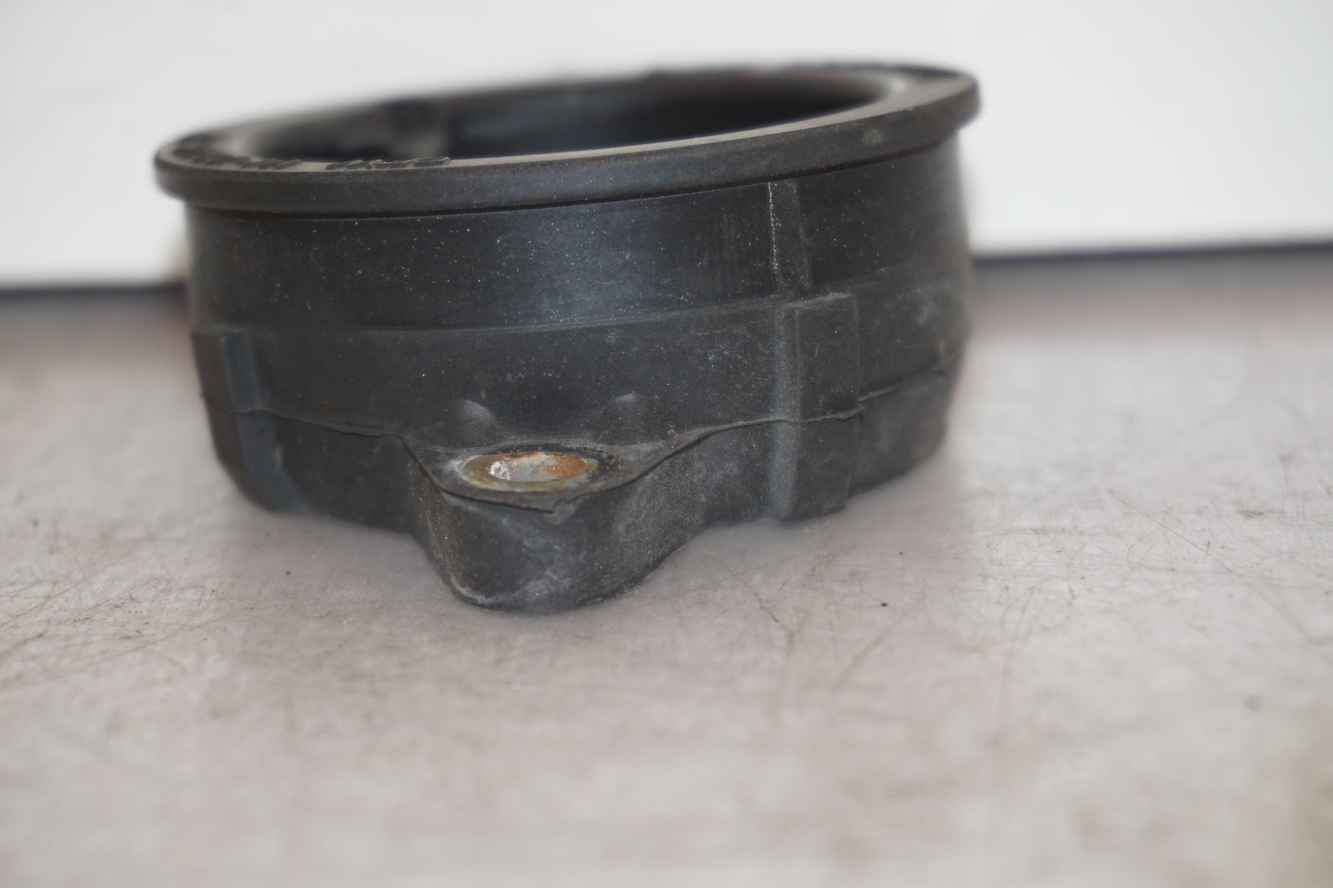 Snett uppifrån på Insug från en BMW R 1100 S -2003 motorcykel.