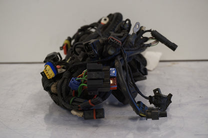 Vänster sida på Kabelstam från en Husqvarna TR 650 Strada -2012 motorcykel.