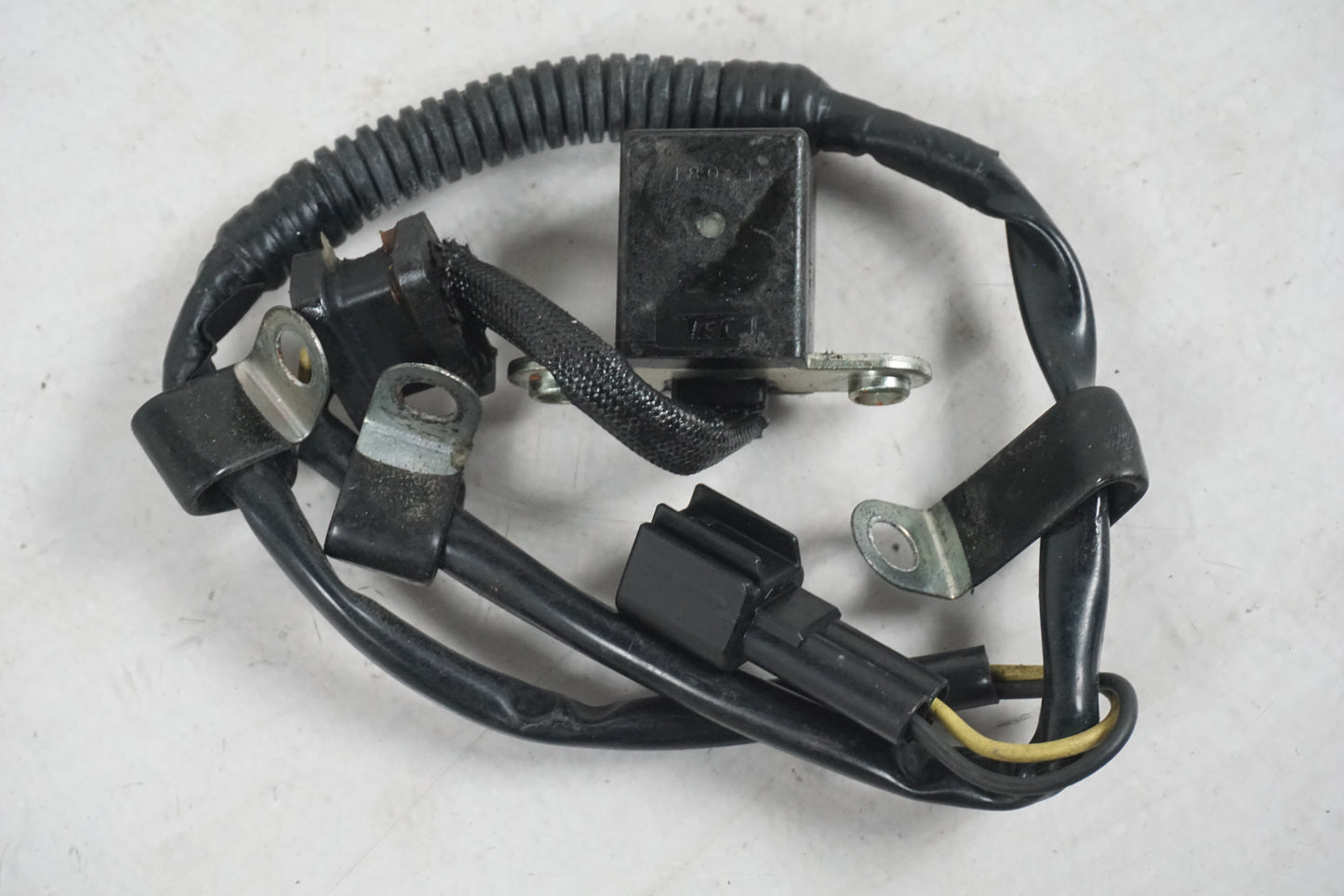 Framsidan på Tändpickup från en Kawasaki ZZ-R 1400 -2010 motorcykel.