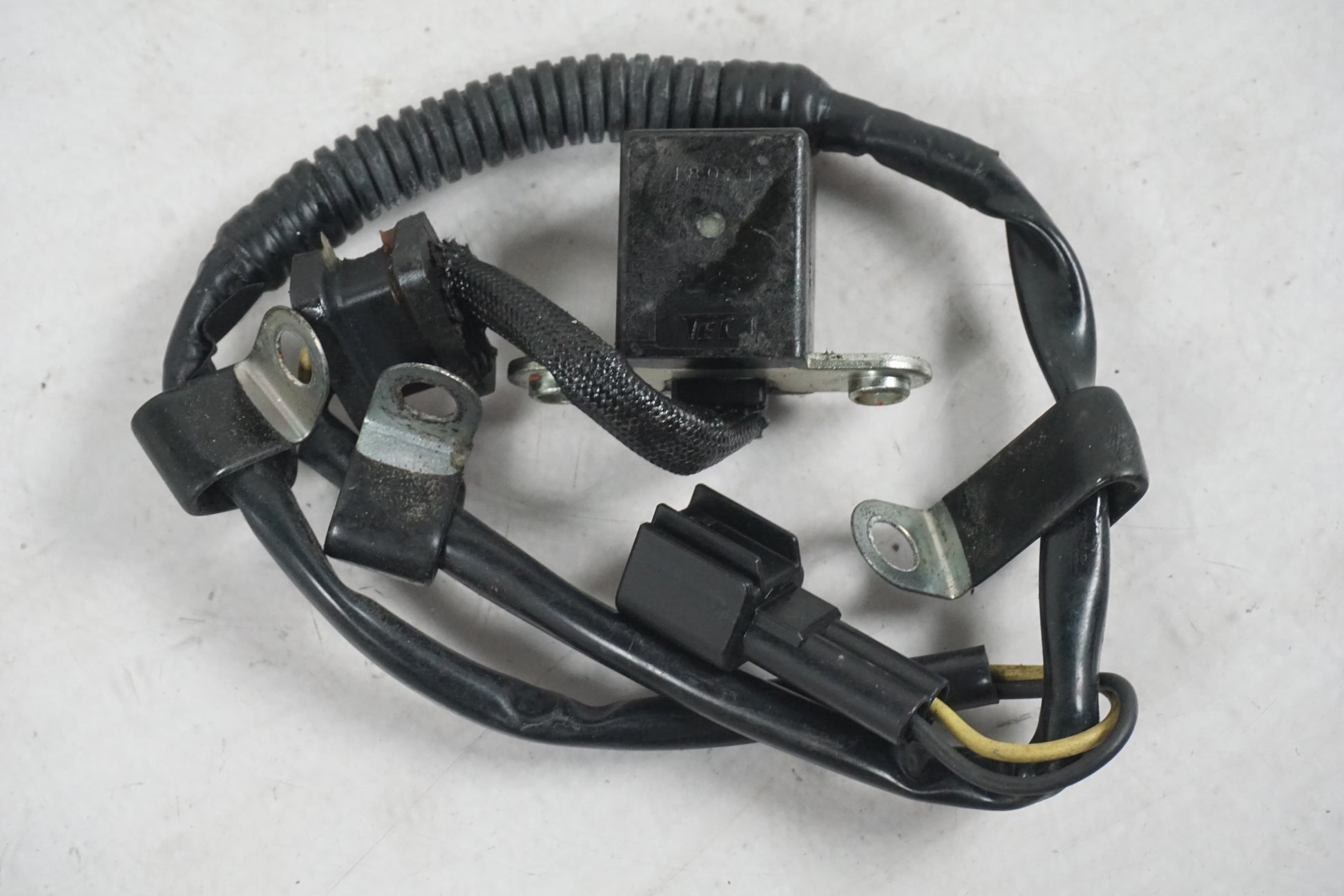 Framsidan på Tändpickup från en Kawasaki ZZ-R 1400 -2010 motorcykel.