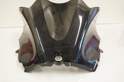 Vänster sida på Bensintankskåpa från en Kawasaki ZZ-R 1400 -2007 motorcykel.