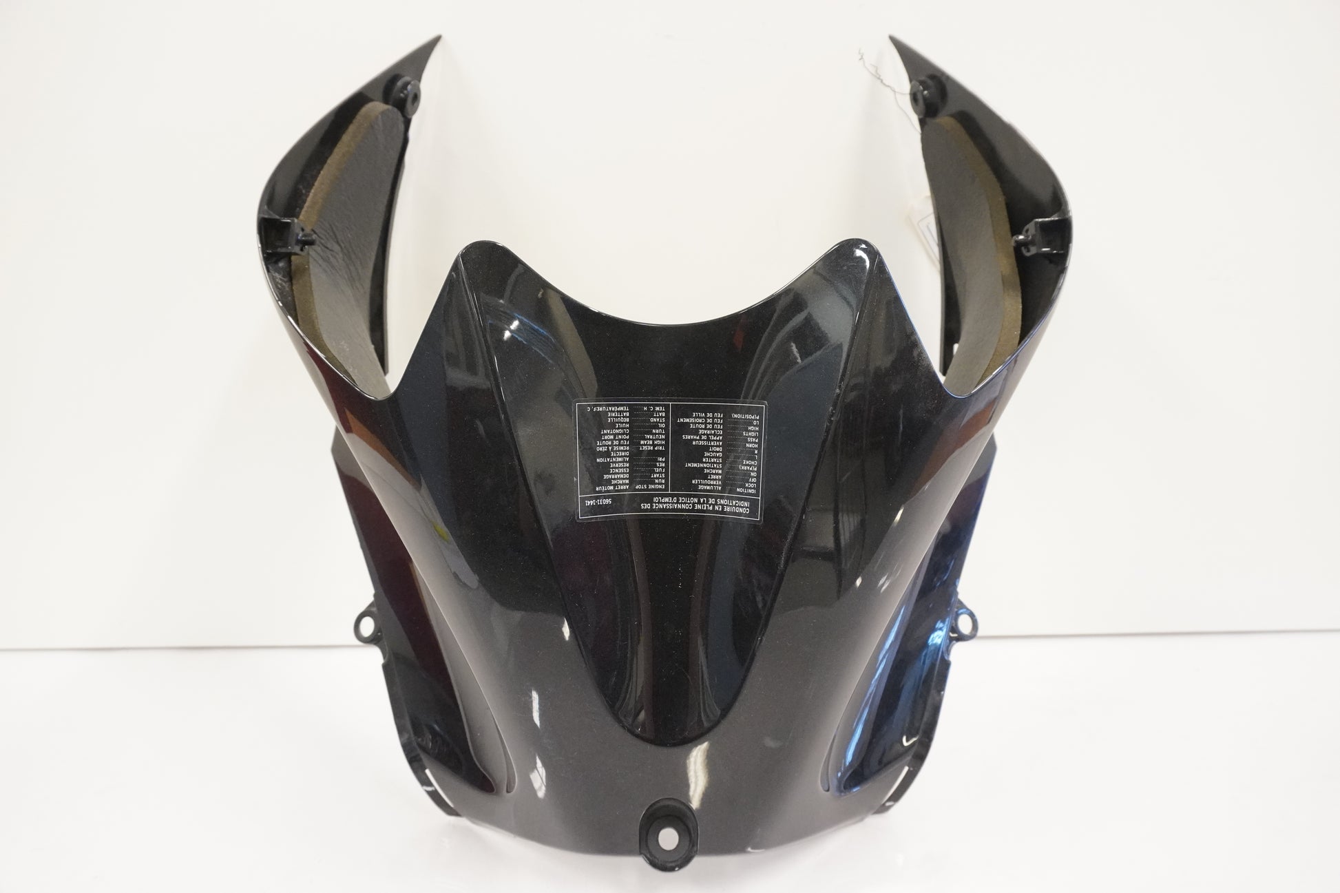 Framsidan på Bensintankskåpa från en Kawasaki ZZ-R 1400 -2010 motorcykel.