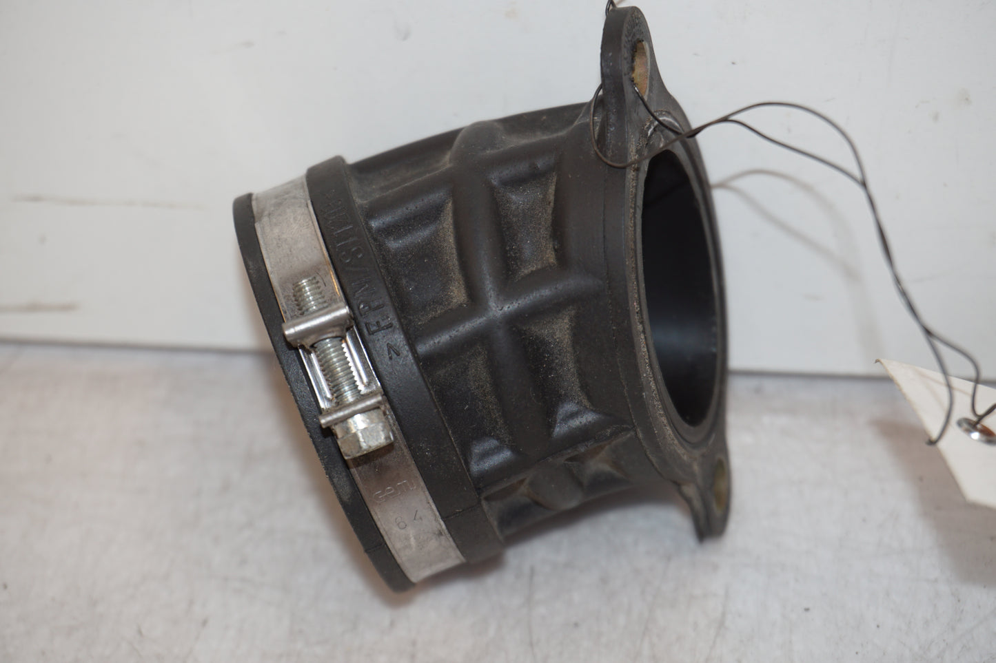 Framsidan på Insug från en BMW F 650 CS -2002 motorcykel.