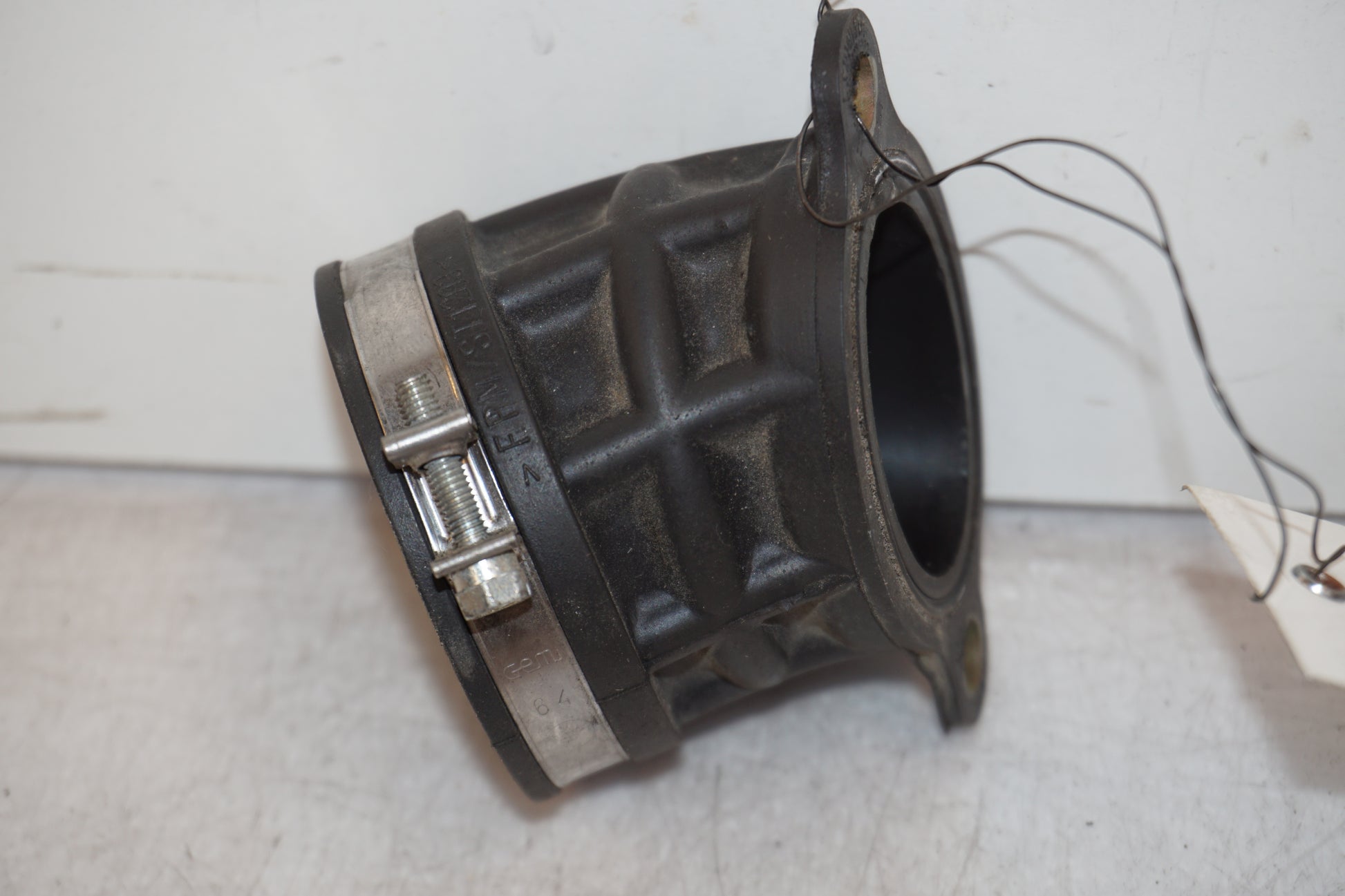 Framsidan på Insug från en BMW F 650 CS -2002 motorcykel.