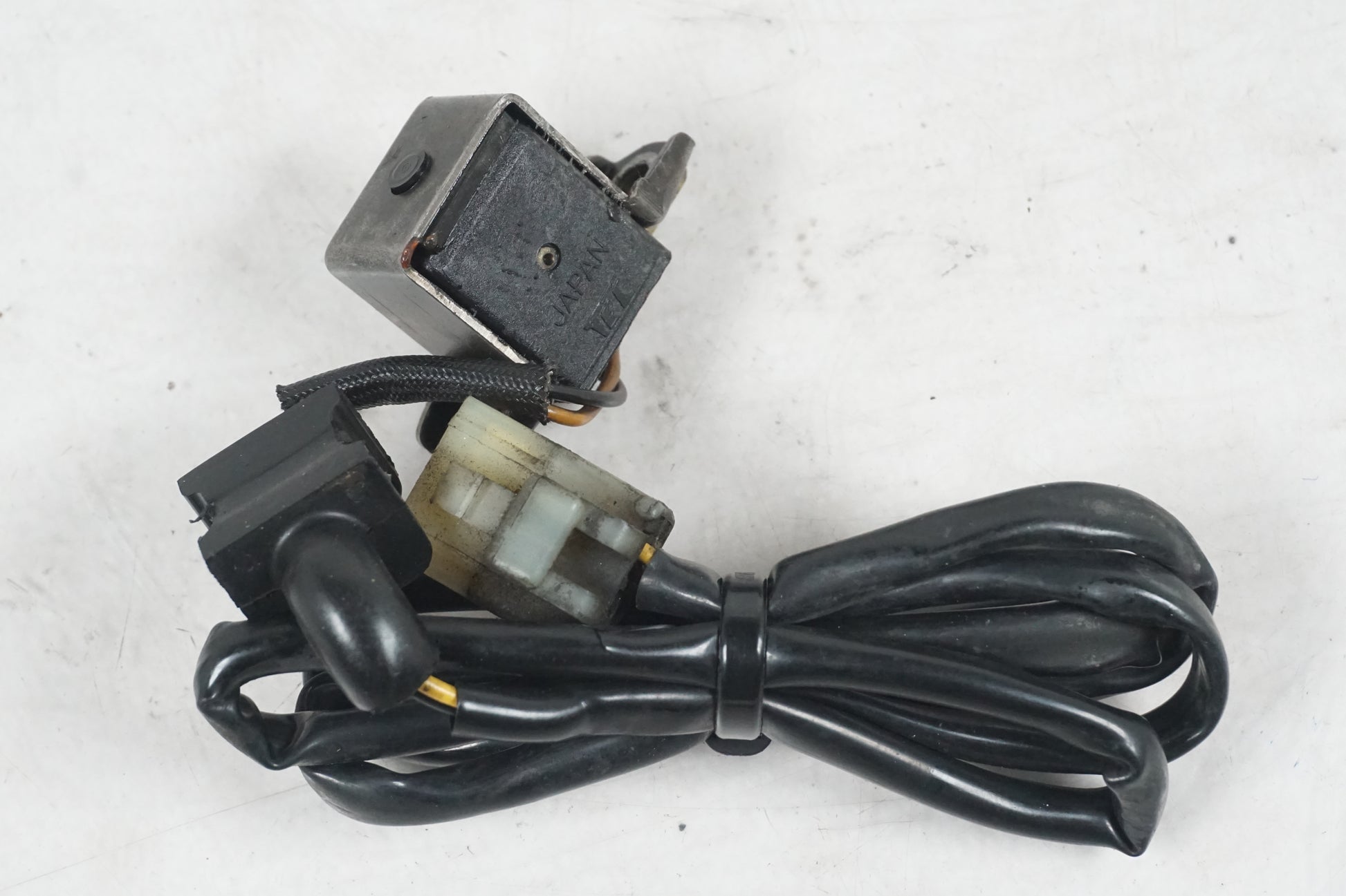 Framsidan på Tändpickup från en Kawasaki ZX-10 -1990 motorcykel.