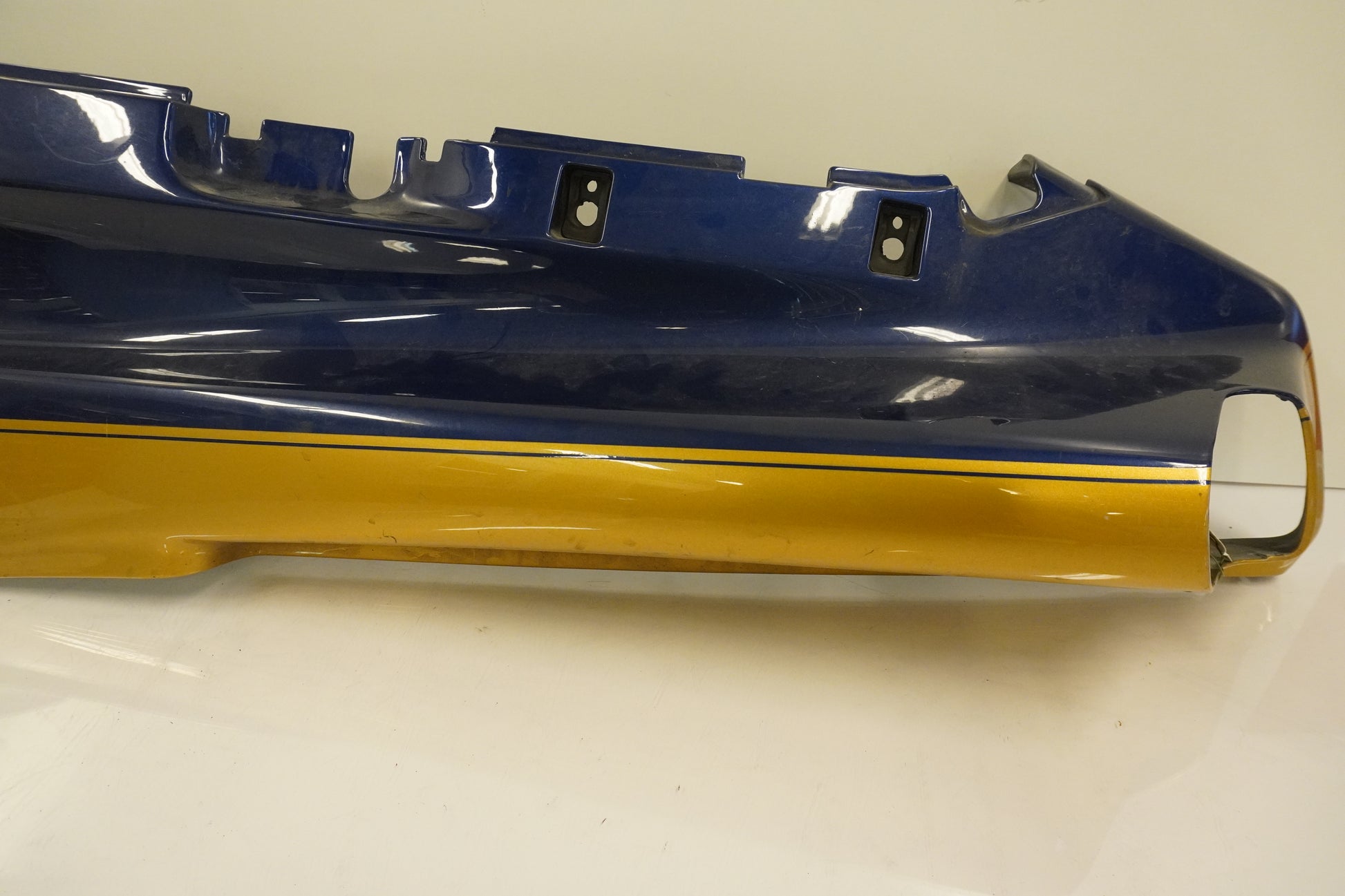 Framsidan på Bakvinge från en Kawasaki ZZR 1100 -1991 motorcykel.