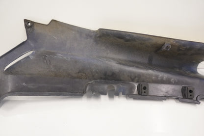 Snett nerifrån på Bakvinge från en Kawasaki ZZR 1100 -1991 motorcykel.