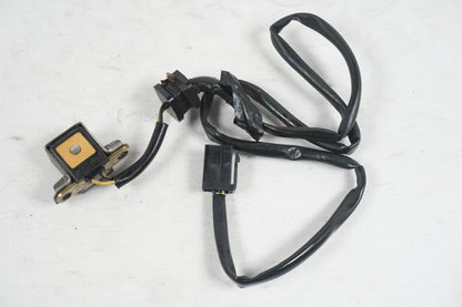 Vänster sida på Tändpickup från en Kawasaki ZR-X 1200 S -2001 motorcykel.