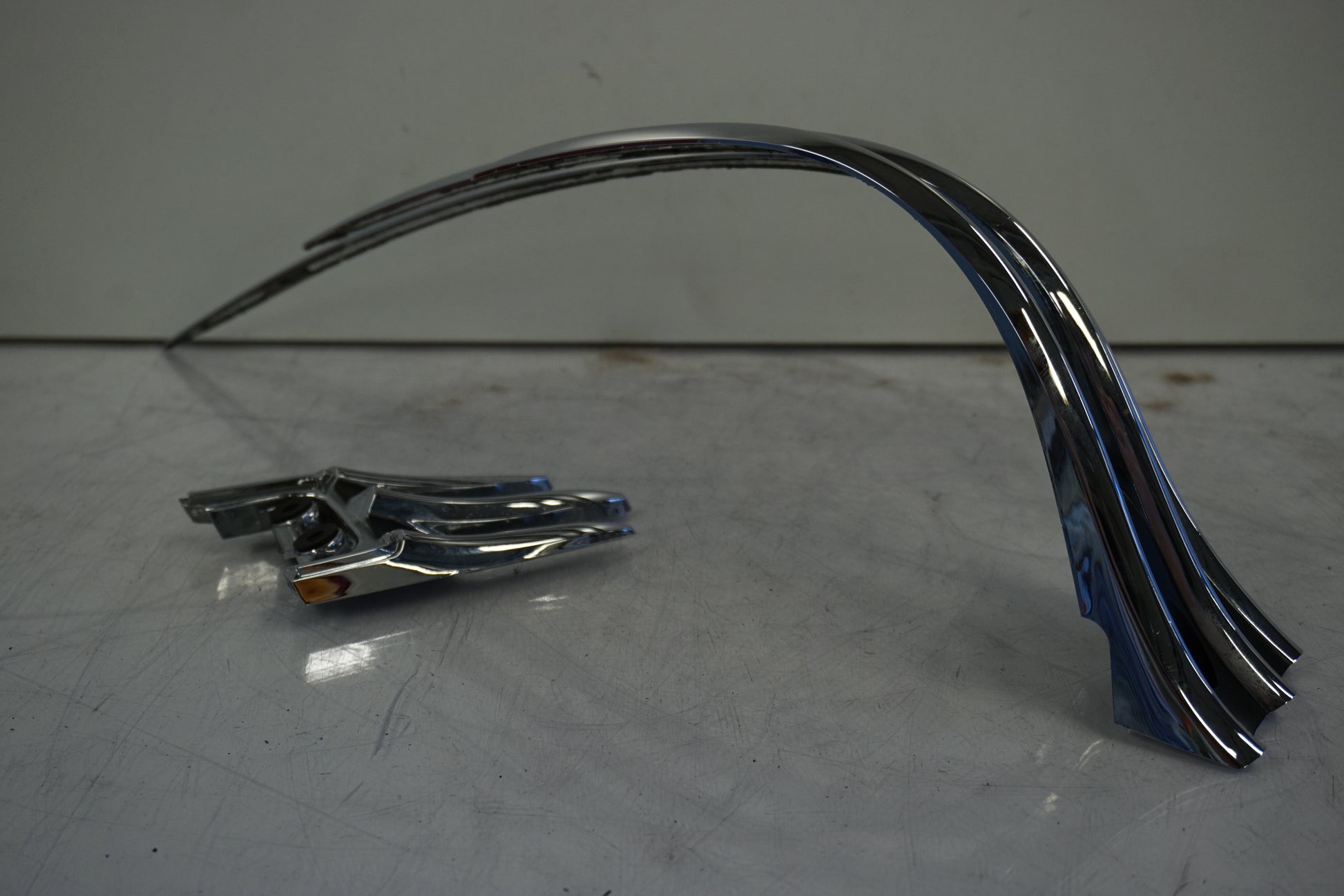 Framsidan på Bensintankdekor från en Yamaha XV 1900 -2007 motorcykel.