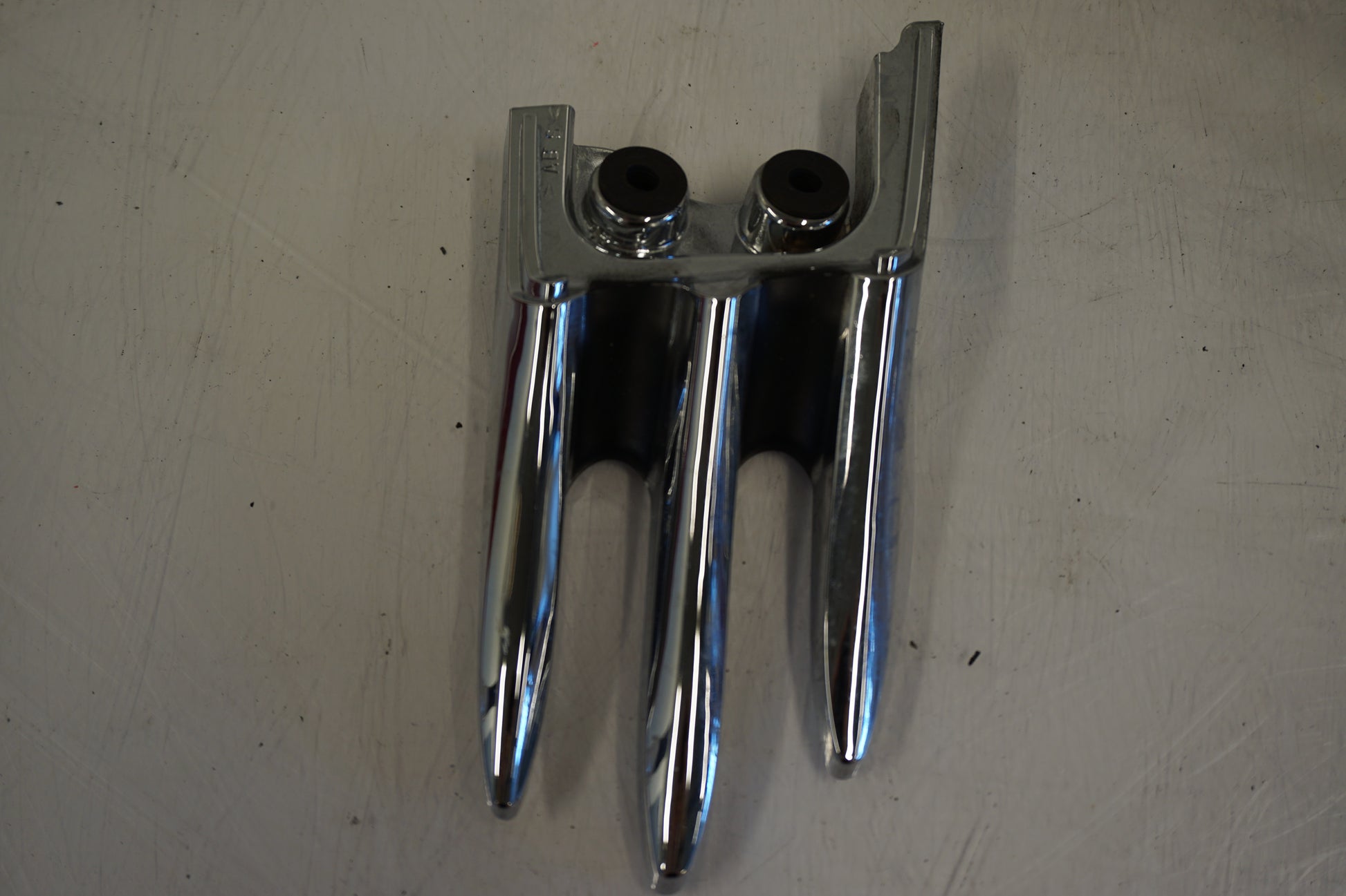 Baksidan på Bensintankdekor från en Yamaha XV 1900 -2007 motorcykel.