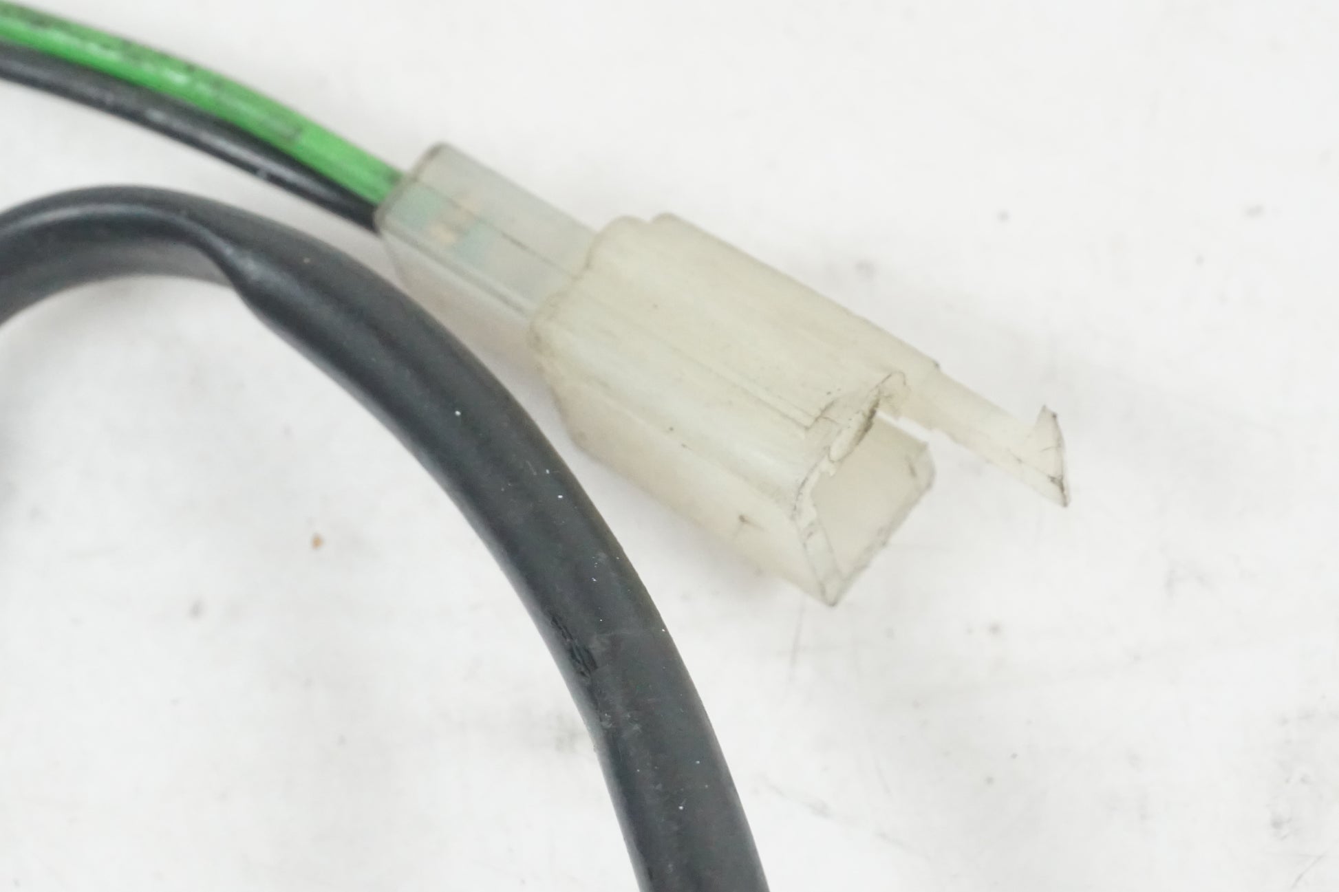 Baksidan på Tändpickup från en Suzuki GSX-R 750 -1998 motorcykel.