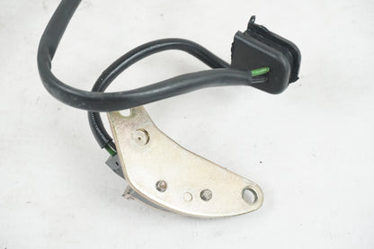 Vänster sida på Tändpickup från en Suzuki GSX-R 750 -1998 motorcykel.