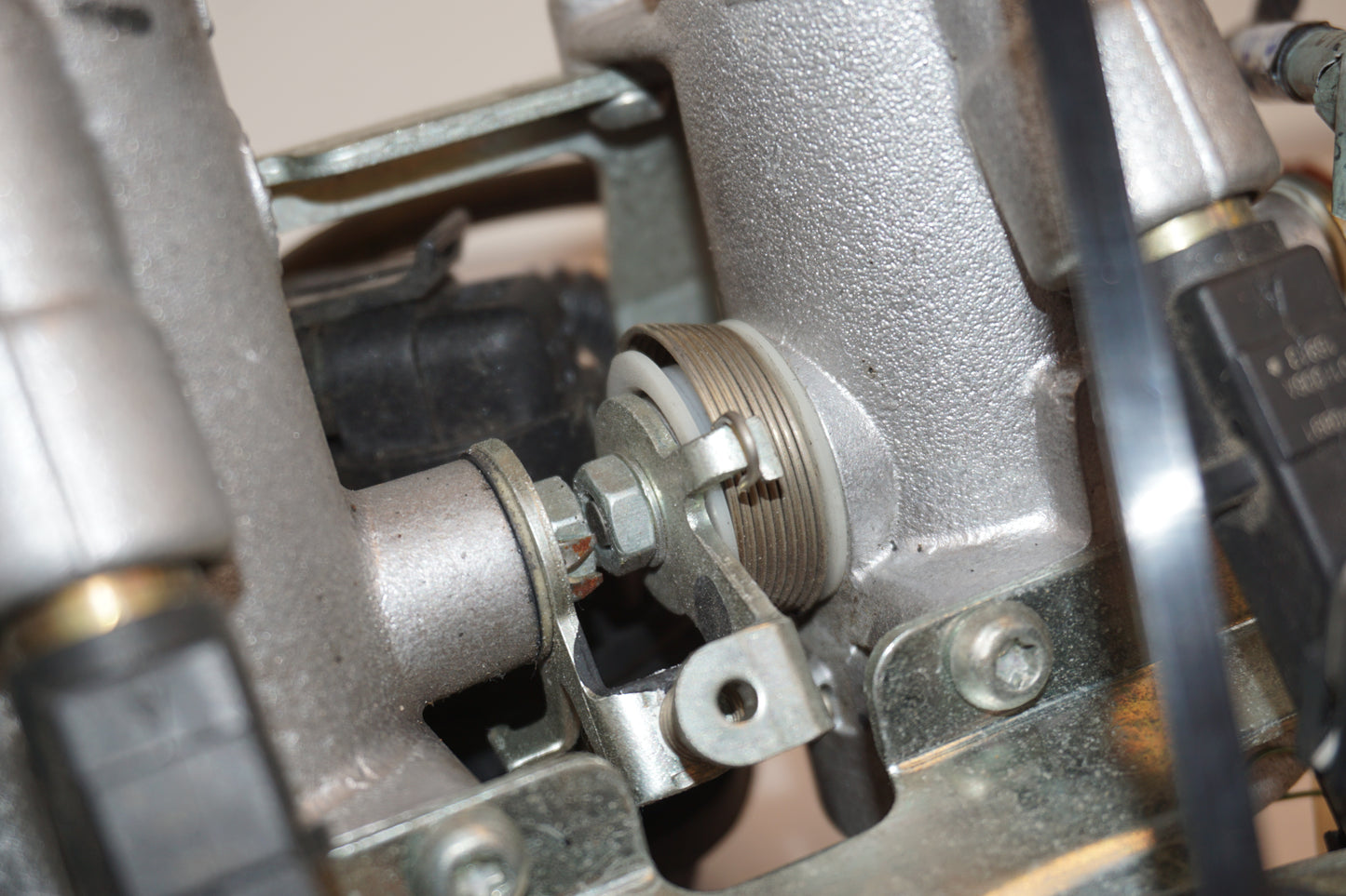 Extrabild2 på Insprutbrygga från en Triumph Tiger -2004 motorcykel.