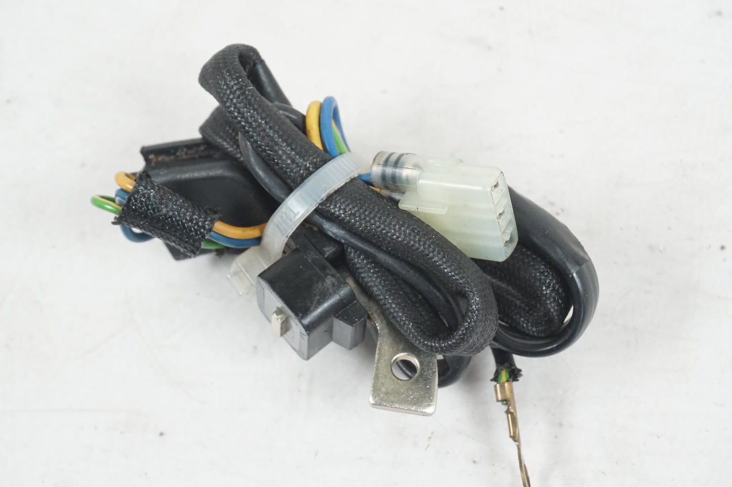 Höger sida på Tändpickup från en Suzuki GSF 600 -2000 motorcykel.