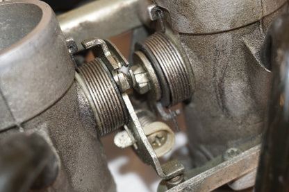 Extrabild1 på Spjällhus från en Triumph Daytona T 595 -1998 motorcykel.