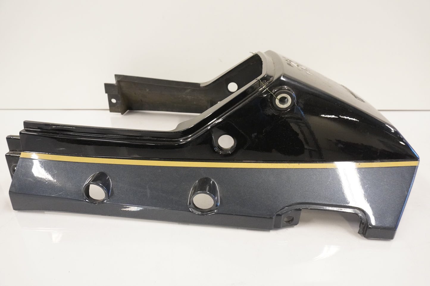 Framsidan på Bakvinge från en Kawasaki GPZ 900 -1990 motorcykel.