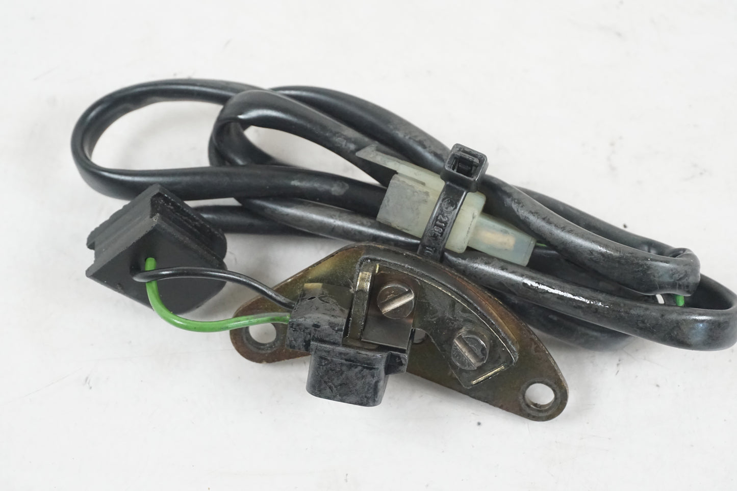 Framsidan på Tändpickup från en Suzuki RF 900 R -1996 motorcykel.