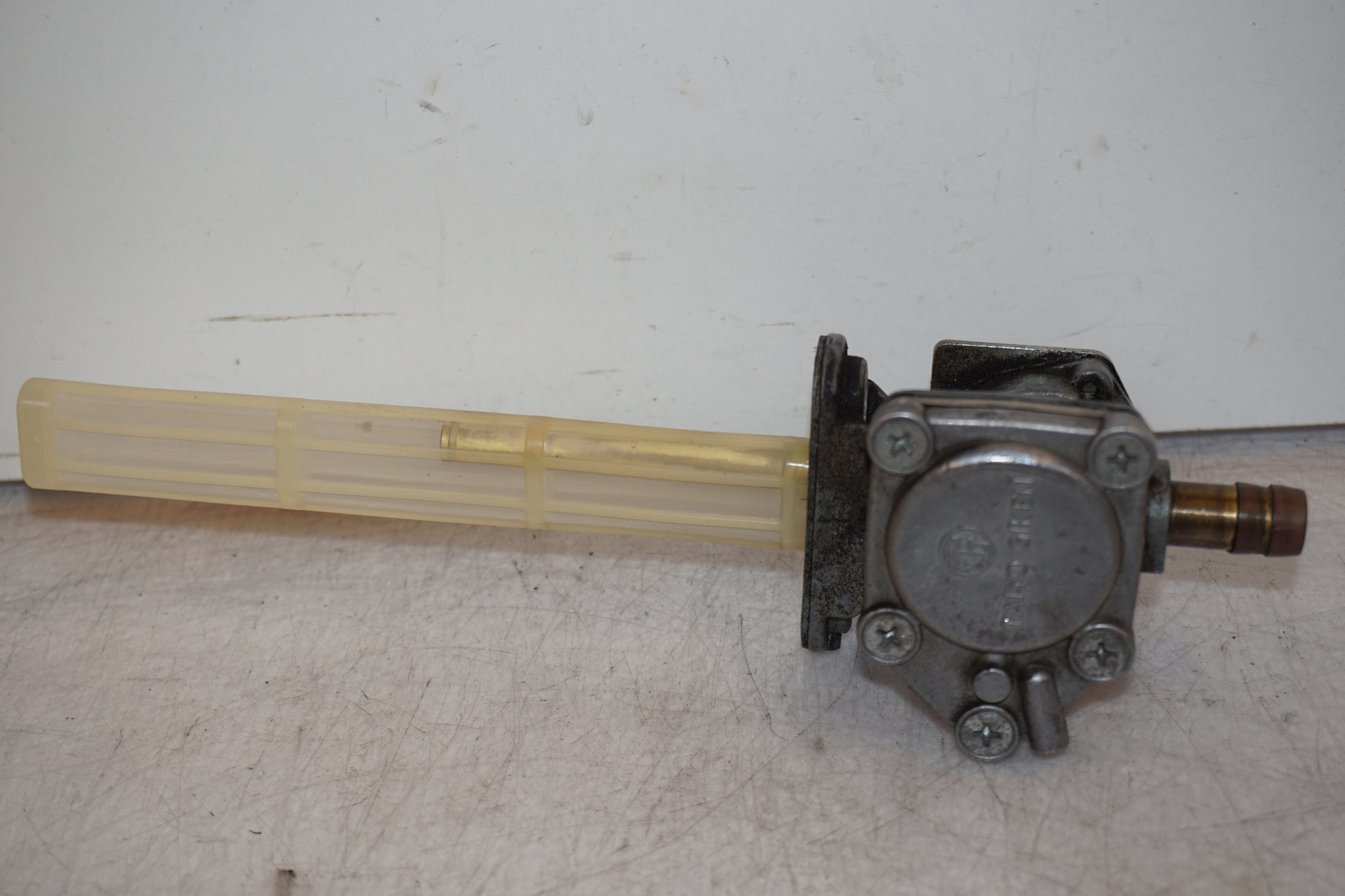 Framsidan på Bensinkran från en Kawasaki ZRX 1100 -1997 motorcykel.