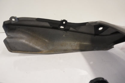 Vänster sida på Bakvinge från en Kawasaki ZR-X 1200 S -2001 motorcykel.